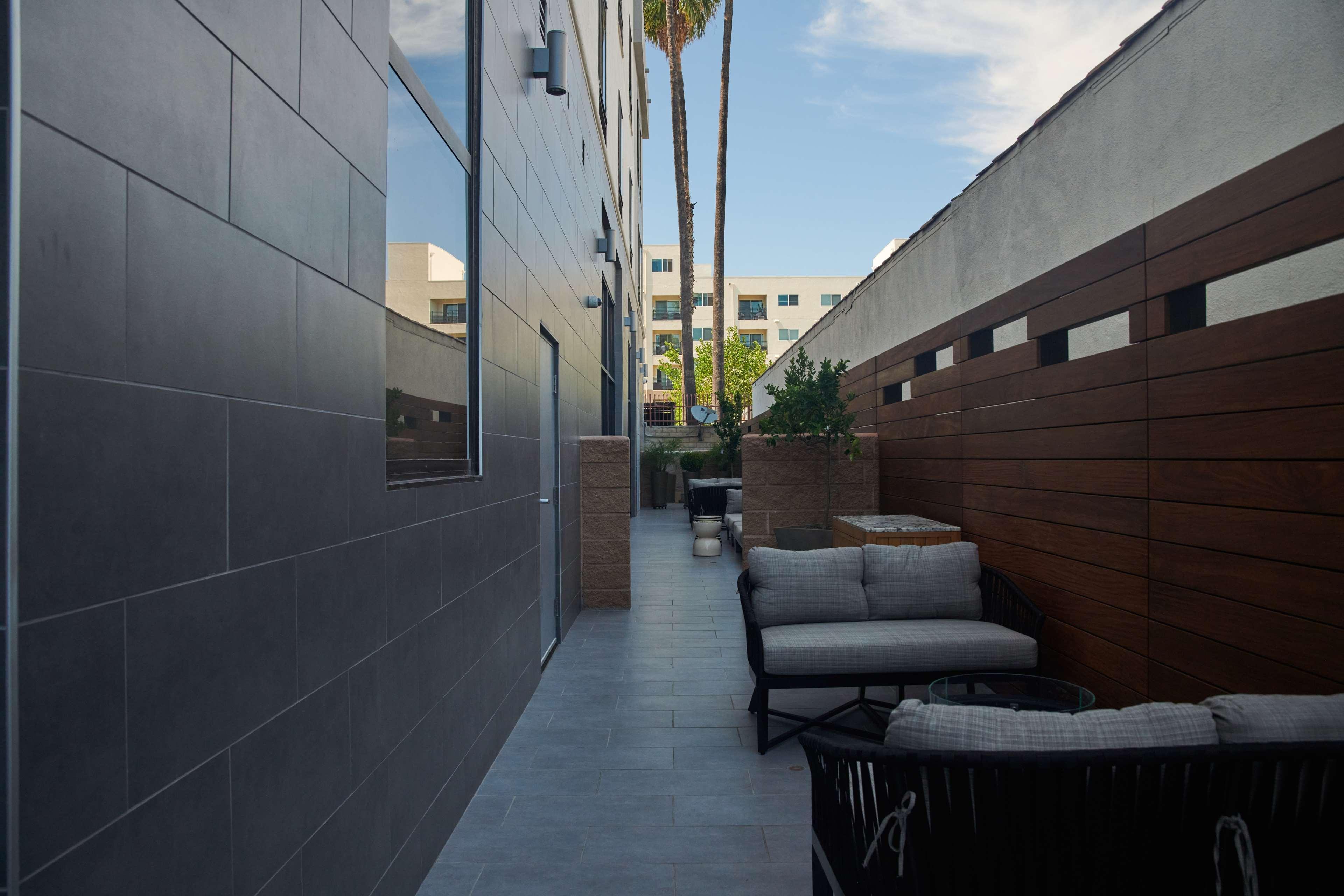 Hampton Inn & Suites Sherman Oaks Лос-Анджелес Екстер'єр фото